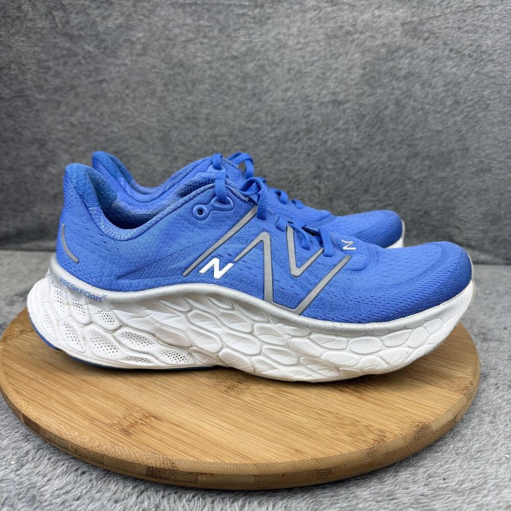 New Balance Fresh Foam More V4 Shoes Womens Size 9.5 B Running Sneakers WMORBL4